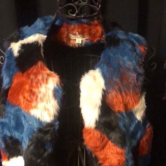 Vest - Picture 2 of 3